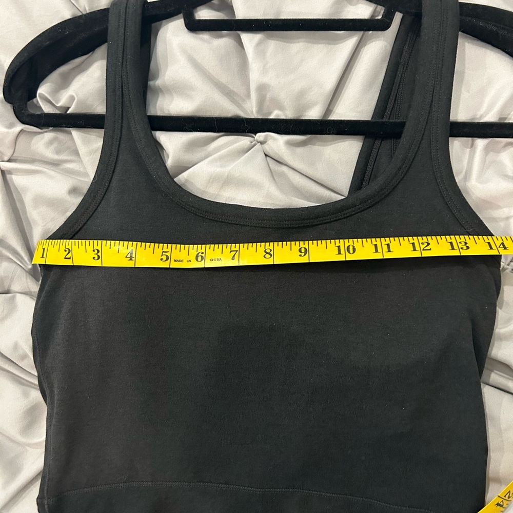 Vuori Black Sleeveless Jumpsuit Athletic Stretcha women’s size medium